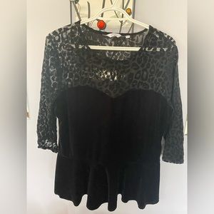Reitmans 3/4 black velvet top with black sheer+leopard print sleeves